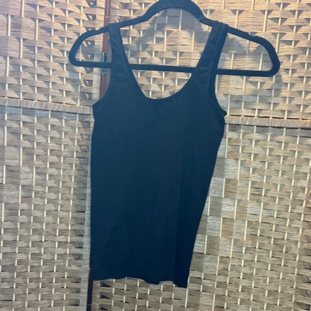 Unknown | Black | Scoop Neck Tank Top